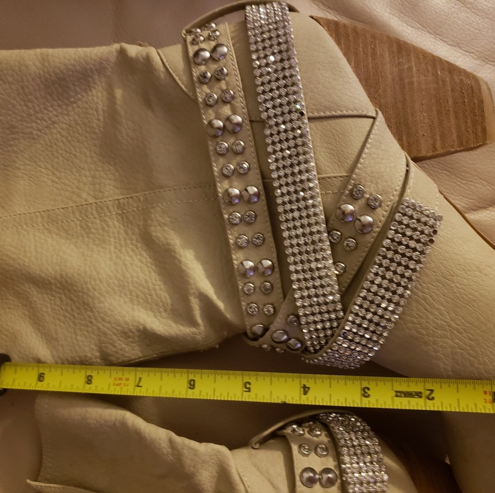 Boots - Picture 3 of 3